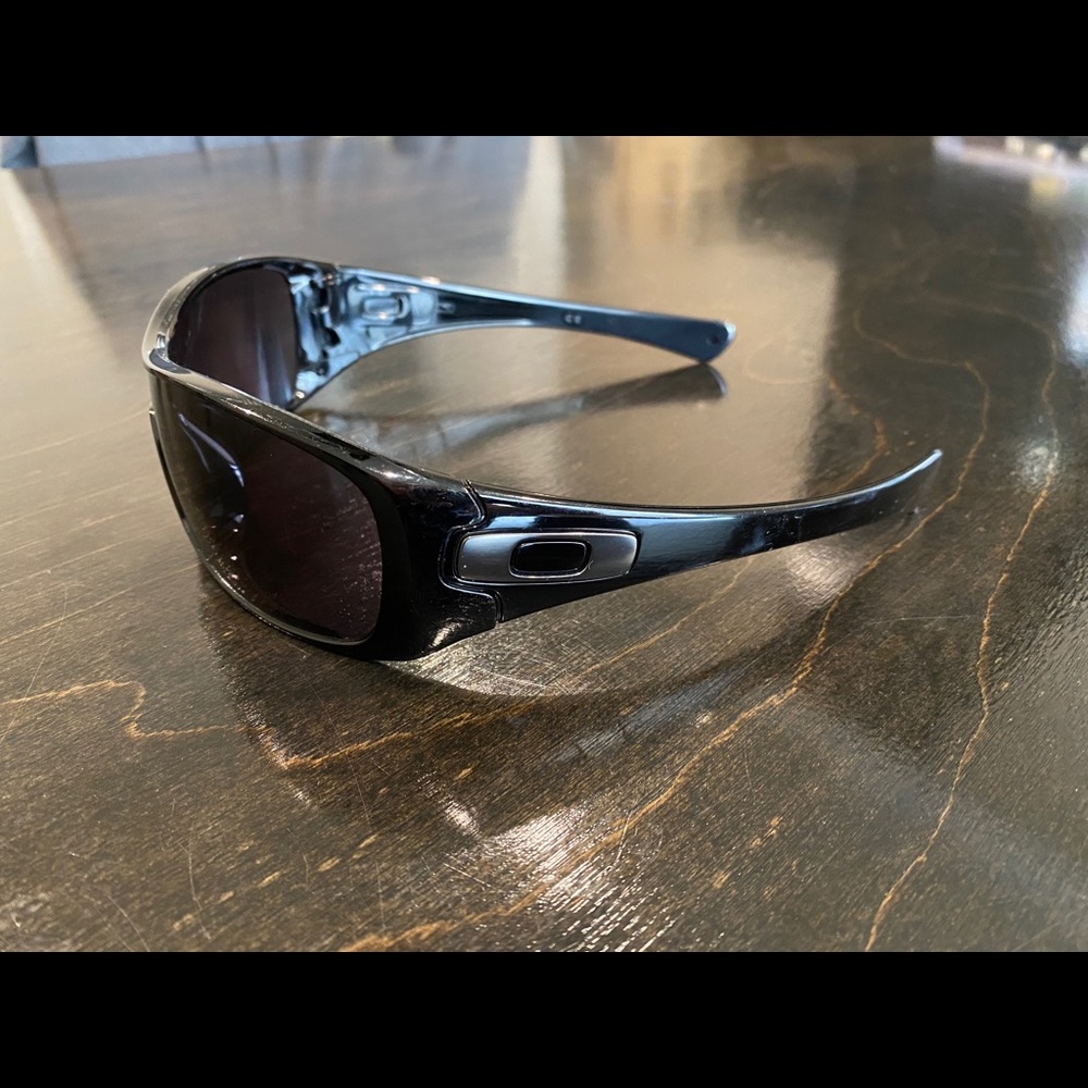 Oakley Antixs